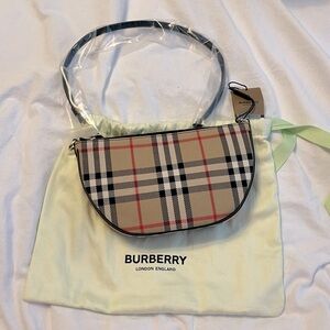 Authentic New with tags Burberry shoulder bag